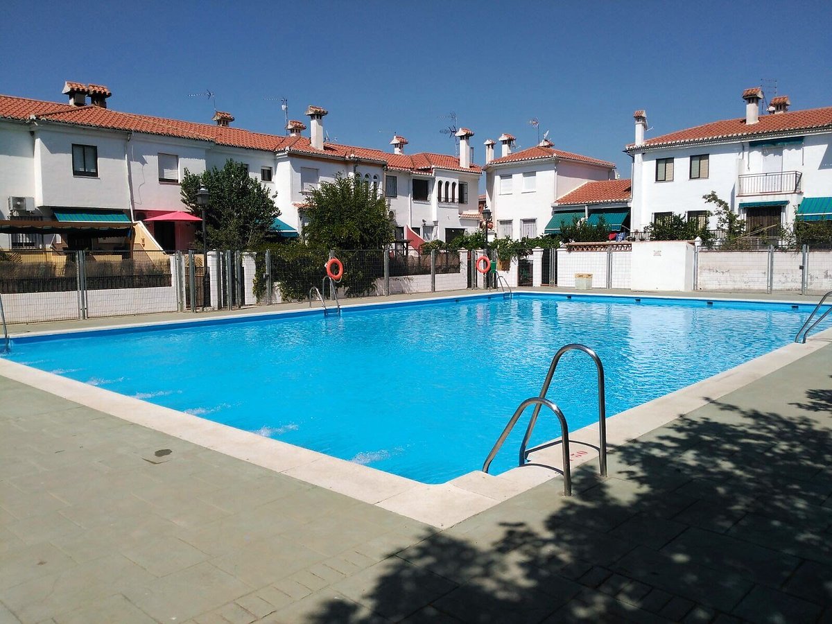 NEO_Piscinas's tweet photo. Algunas de las piscinas que confían en nosotros!! ¿Quieres tener un verano sin preocupaciones? https://t.co/I6QQ9rSNyy