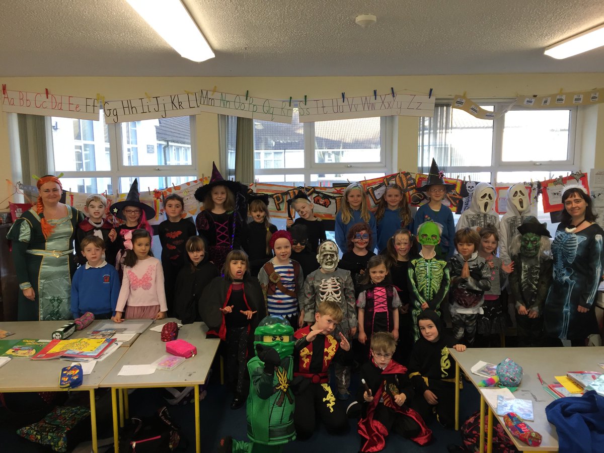 StPatricksNS's tweet photo. Seasonal fun at school today... Greetings from our Junior Infants, Senior Infants, 1st, &amp; 2nd Classes! https://t.co/Rhv42OjPHn