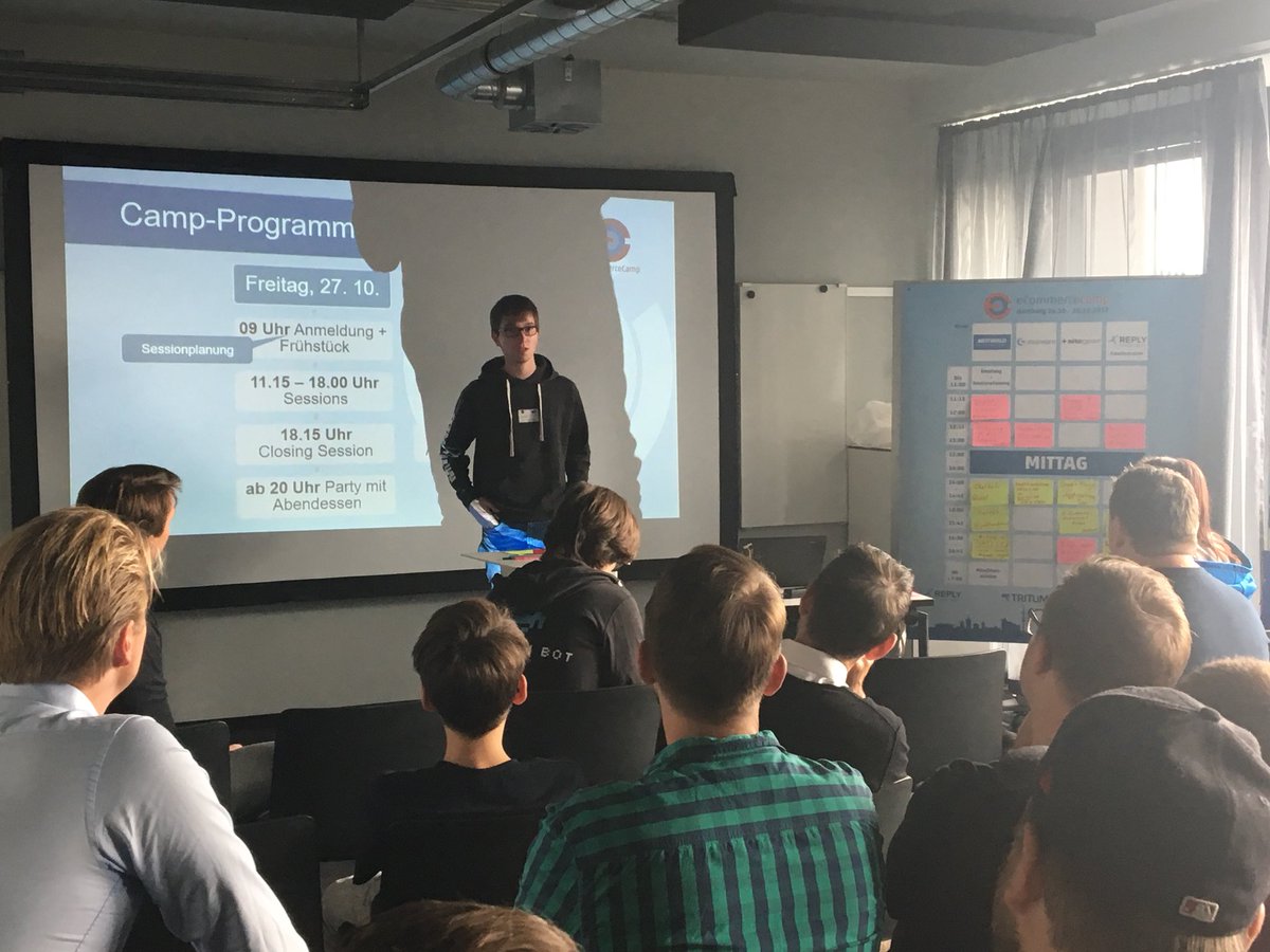 mittwald's tweet photo. Tobi macht heute gleich zwei Sessions 💪🏼 zum #Webworker und zum Thema #Shophosting! #ecchh #gotobi https://t.co/pWUwCbuqYM