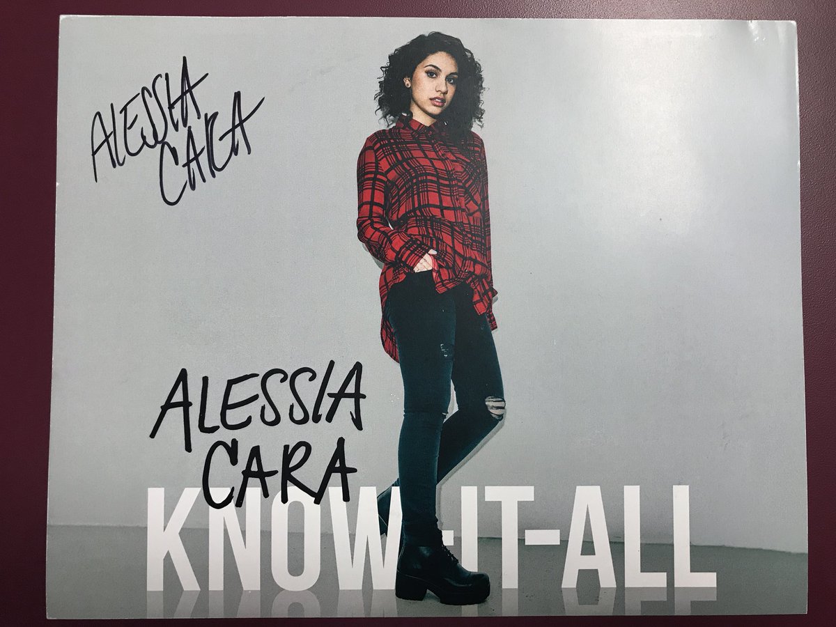 alessia_cara_jp's tweet photo. 🎁プレゼント企画🎁
今年のアレッシアはモアナと伝説の海のエンドソング、更にはゼッドとのコラボ曲「ステイ」で大活躍❗️
これを記念して、アレッシアのサインをプレゼント🙌
本アカウントと@UNIVERSAL_INTER をフォロー&amp;RTで応募完了✨ 11/12(日)締切 https://t.co/ZJEBc45rxK