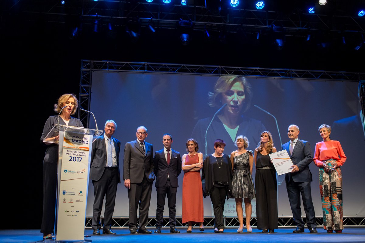 ¡Estamos de enhorabuena! Hemos recibido el Premio Europeo <a href="/EFQM/">EFQM</a> por “Añadir Valor para los Pacientes” ow.ly/kUQT30gamvr #EFQMAward2017