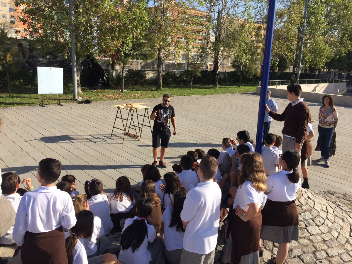 a_experim's tweet photo. The experimental archaeology also with school #CONEXP2017 #lligams @iphes @TarragonaPort https://t.co/ZokvOjMZeJ