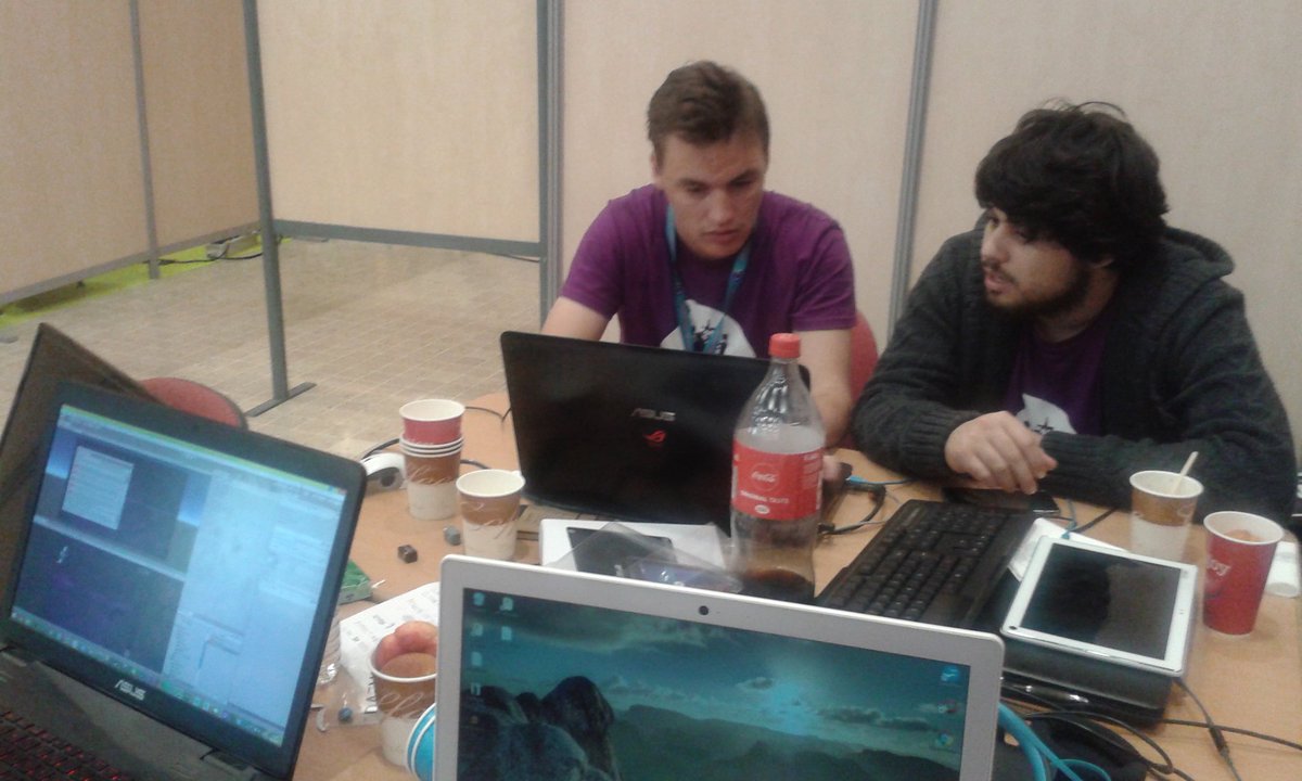 tetris_team's tweet photo. Dernière ligne droite ! #blendjam #BlendWebMix #teamtetris https://t.co/NGEhuZQ6Gv