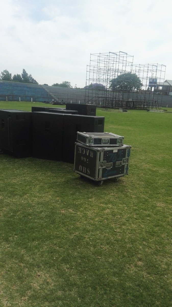 deepthierry's tweet photo. Cell C Wololo Music Festival
STAGE β
SOUND β
@MampintshaNuz @GeorgeMzansi1 @BABESWODUMO @kingmathibela #PumaStadium #WololoMusicFestival https://t.co/LMYlQwlzU0