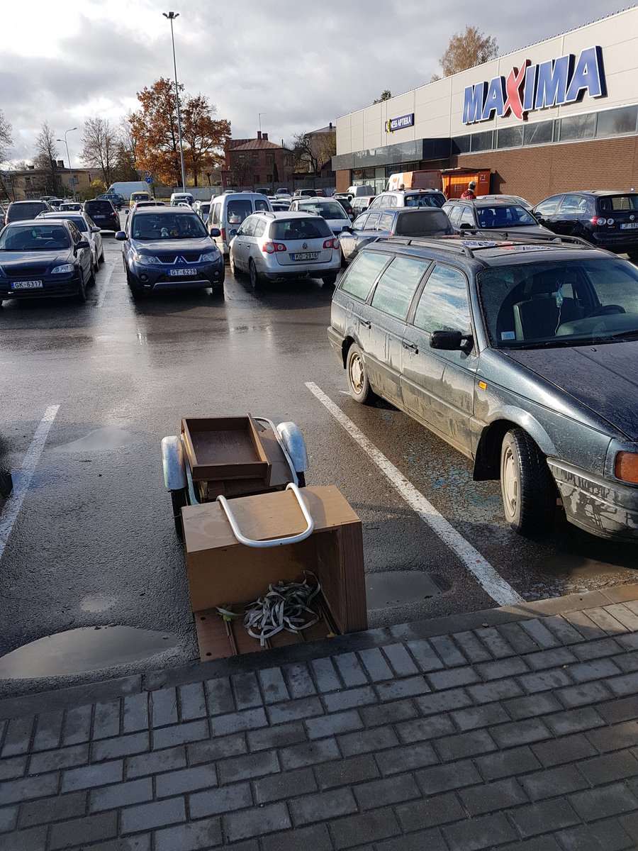 jtaurens's tweet photo. kā šo saprast? https://t.co/I3Q5cYp9zp