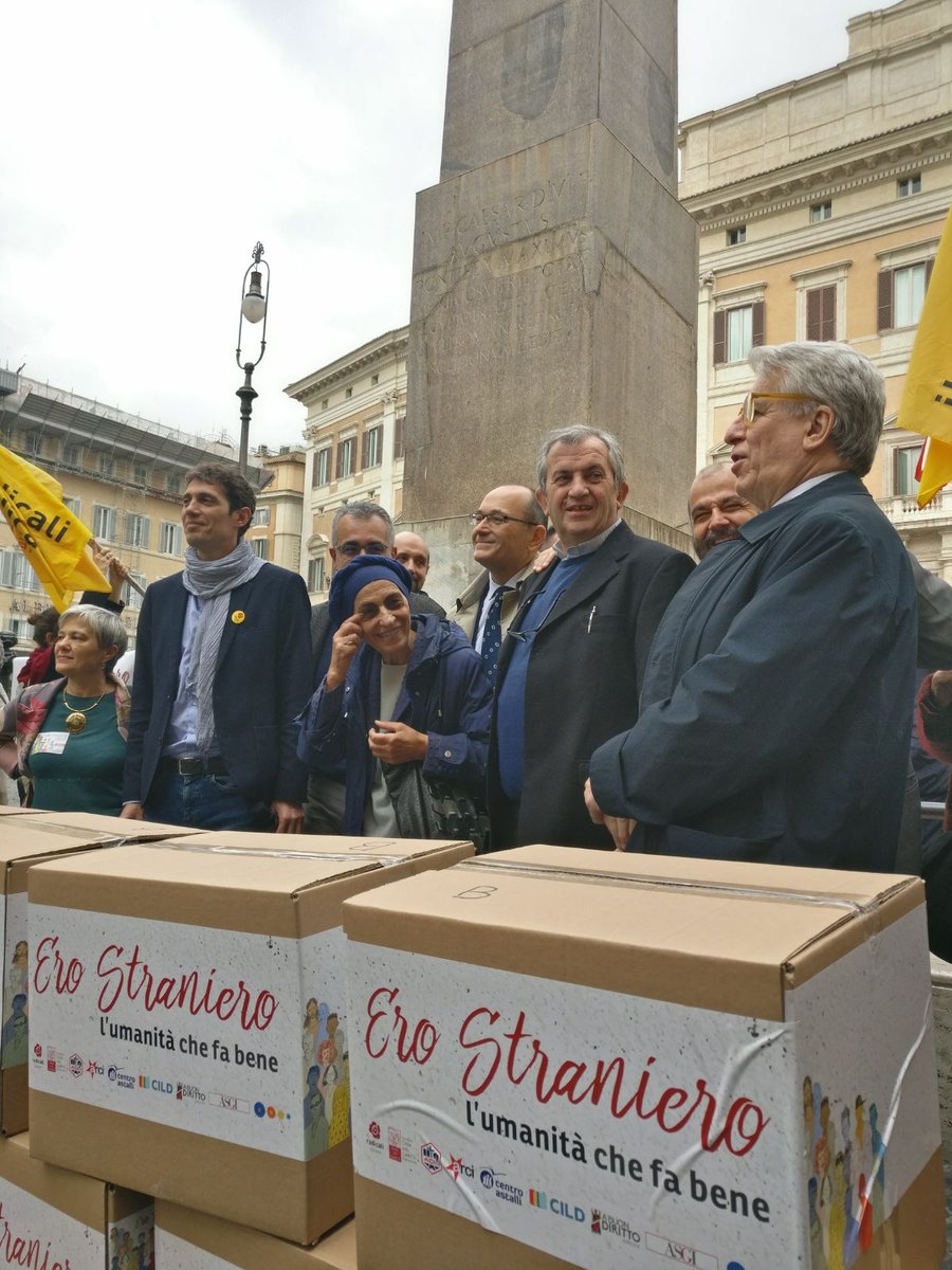 Ora davanti alla Camera per la consegna delle firme di #EroStraniero