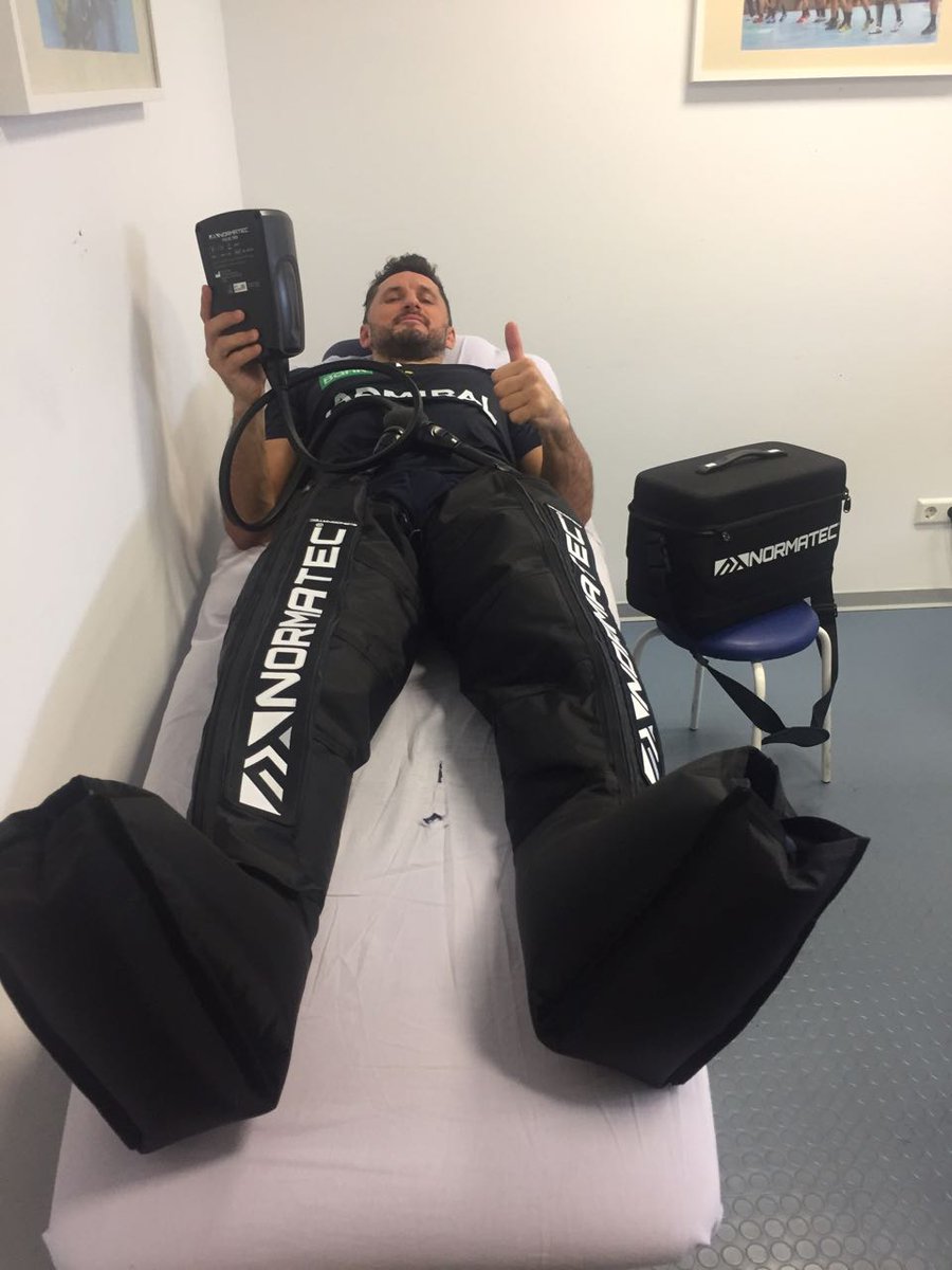 K_Active's tweet photo. @RNLoewen testen innovative NormaTec® Recovery Systeme! Es freut K-Active, dass die Löwen von diesem Produkt begeistert sind. https://t.co/j8VwgFFNl4