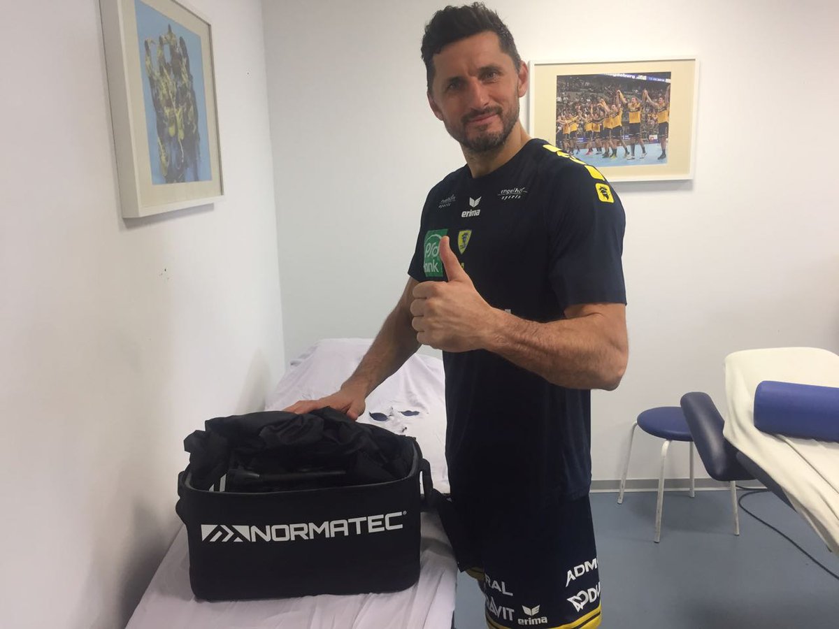 K_Active's tweet photo. @RNLoewen testen innovative NormaTec® Recovery Systeme! Es freut K-Active, dass die Löwen von diesem Produkt begeistert sind. https://t.co/j8VwgFFNl4
