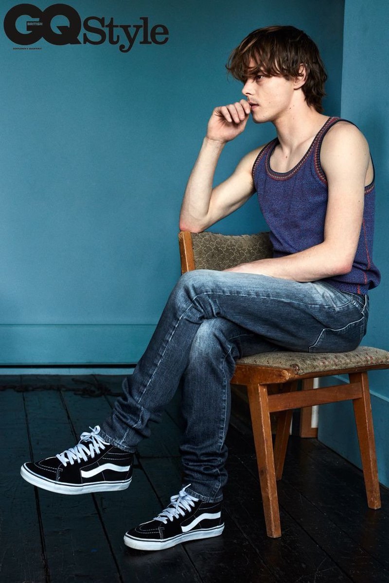 charIiepics's tweet photo. charlie heaton // GQ style https://t.co/et6bbKxUlh
