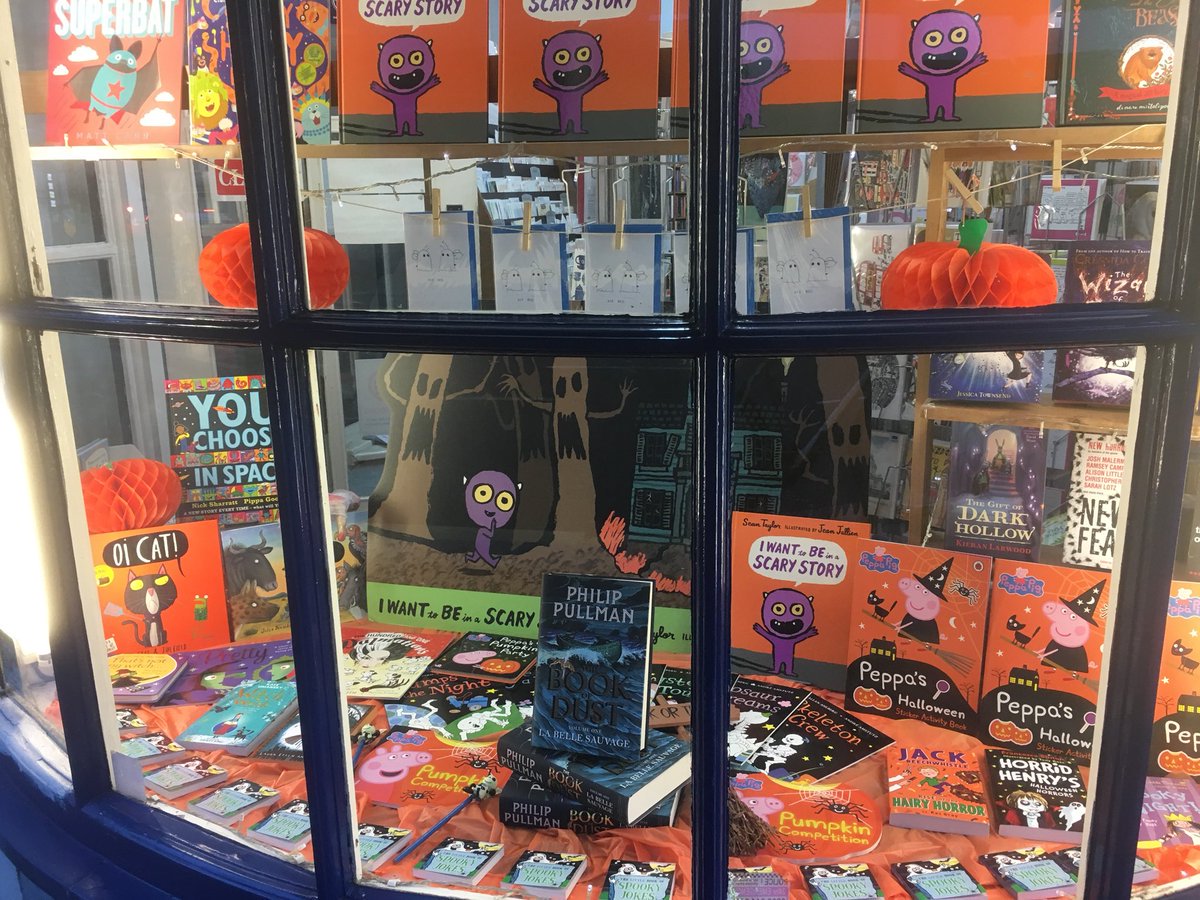walkerpicbooks's tweet photo. WINDOWS! So many SCARY STORY bookshop windows! 👏 https://t.co/4TDVvx5lEv