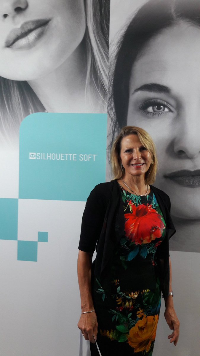 DrRharker40's tweet image. Dr Ruth Harker at the Sinclair  World Experts Meeting @SinclairColl #silhouttesoftthreads #facelift #necklift #browlift