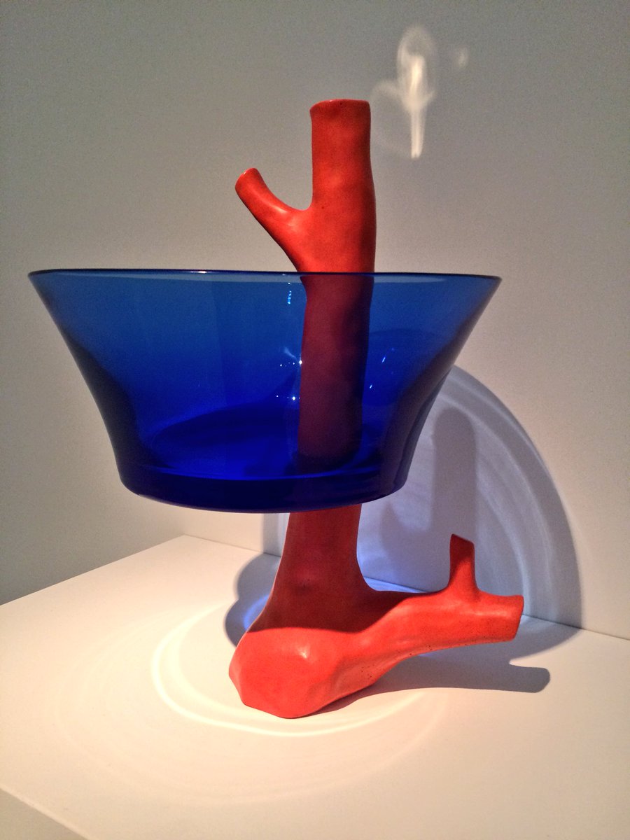 Guiguiii94's tweet photo. @sevresceramique @HeymannRenoult @CentrePompidou Jeux sur les couleurs et ce qu’elles évoquent, leur matérialité, les pigments... Pas mal, en attendant la prochaine expo patrimoniale ! https://t.co/dJcMndZbxv
