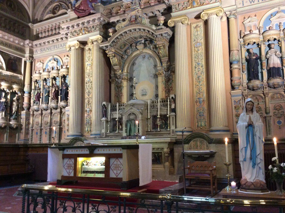 stcharleshullY1's tweet photo. Our first mass as a class. All the year 1 and year 5 children walked so calmly. We ALL stayed in green too #ourfirsttrip #catholiclife https://t.co/9inN1nCsbT