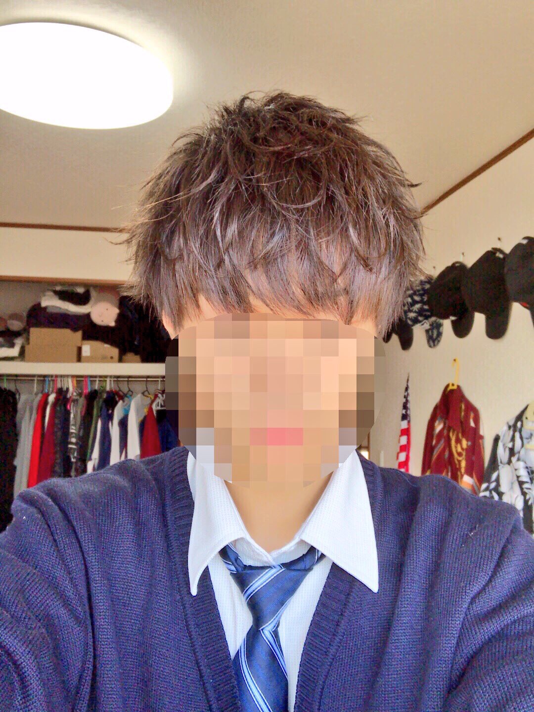 Kota ブリーチカラー 今回はラフに散らす感じで クックグリースを使って軽くツヤ出しました アウトラインは丁寧に 笑笑 所要時間 5 10分 髪セット クックグリース T Co Vrg6pq4mur Twitter