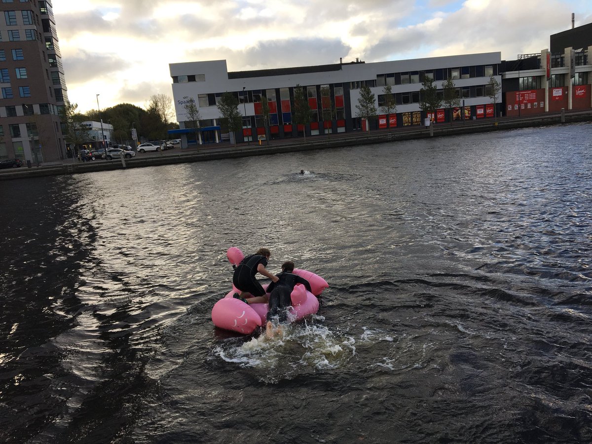 rubenhoukes's tweet photo. Discipline hoog in het vaandel bij @Schooljudo_nl als ze straf verdienen 😂💪💪💪😂 #koud #spaarne #haarlem https://t.co/nMppNsntES