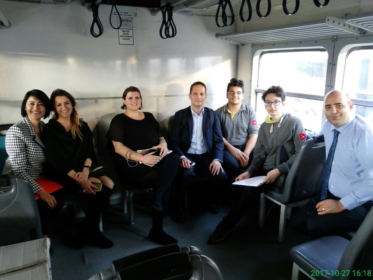 Değerli hocalarımız öğrencilerimizle birlikte İstanbul Maker Faire’da! #BahçeşehirKoleji #mfist17 #birlikteyap