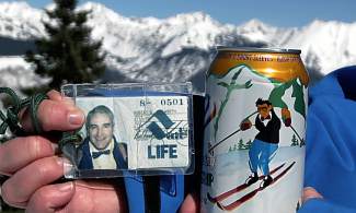 radcraftbeer's tweet photo. Storytelling is at the heart of what we do. #Gatherround for a tale about @bonfirebrewing Fixed Grip Saison cans, available this winter! https://t.co/IO93zzFjMa 📷: @VailDaily #craftPR https://t.co/7s1H4MxIuy