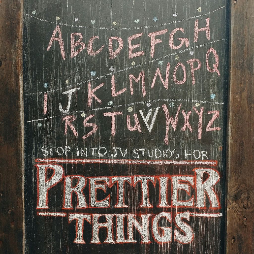 Hey #Ottawa! Wear prettier things from <a href="/ShopJVStudios/">JV Studios &Boutique</a> to your <a href="/Stranger_Things/">stranger things</a> viewing party tonight! #MyOttawa