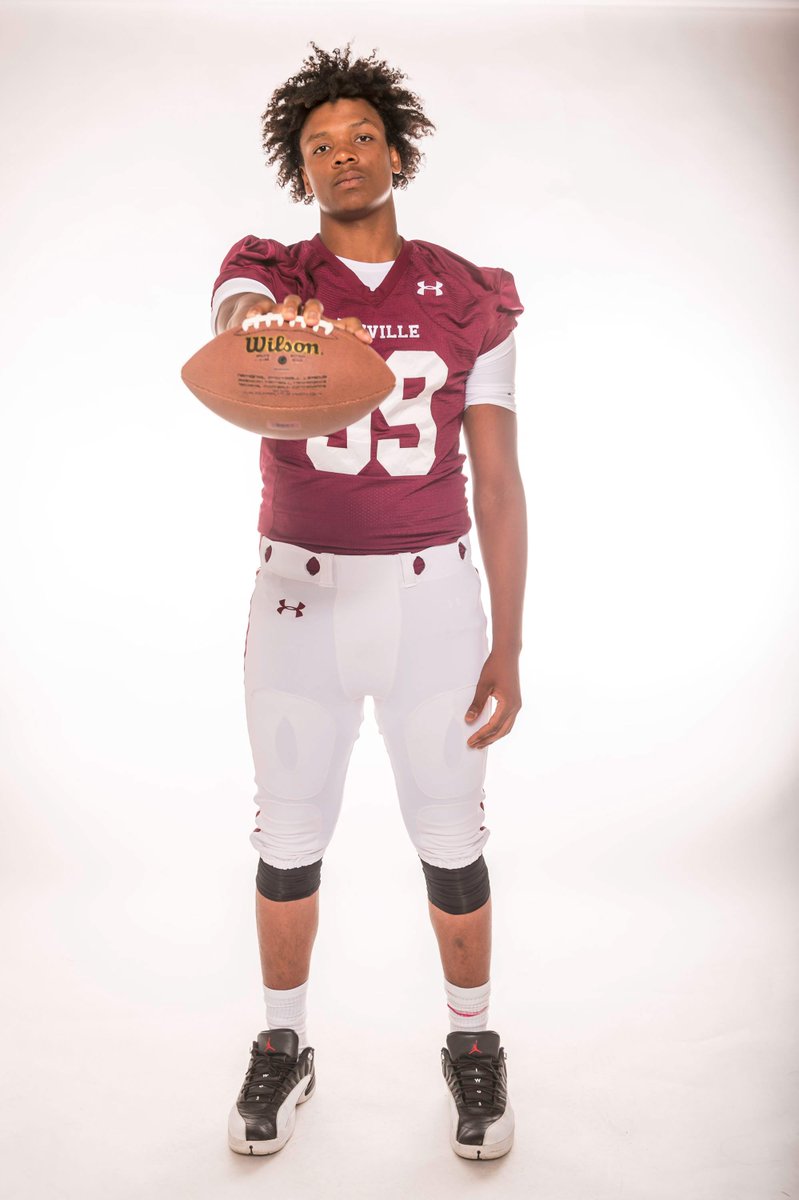 ngpreps's tweet photo. Today's #FacesoftheFall: Julian Pearl of @DanvilleHS football, who host T.F. South in a playoff game at 7 p.m. tonight. #NGMedia https://t.co/6vBLvpyXj3