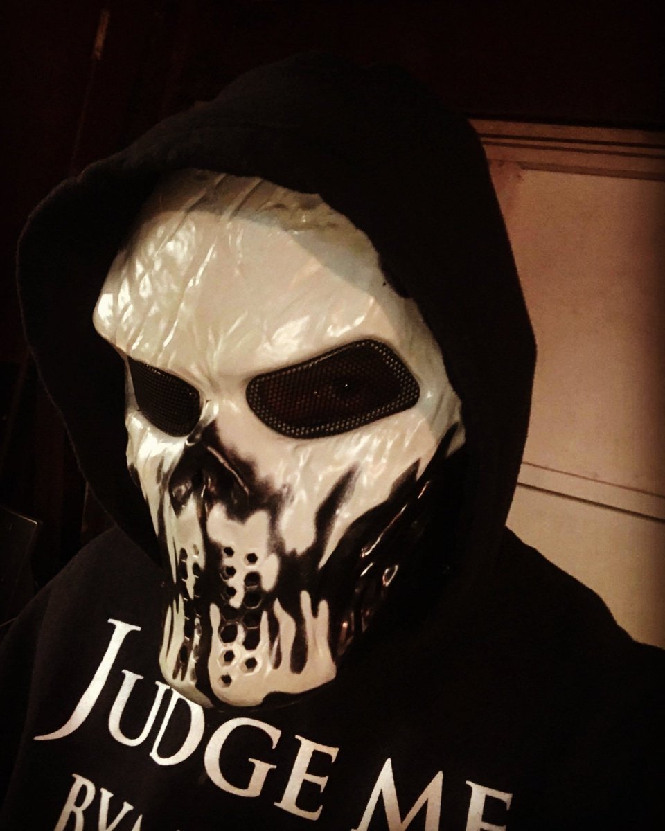 Wonderland Syndrome tweet media