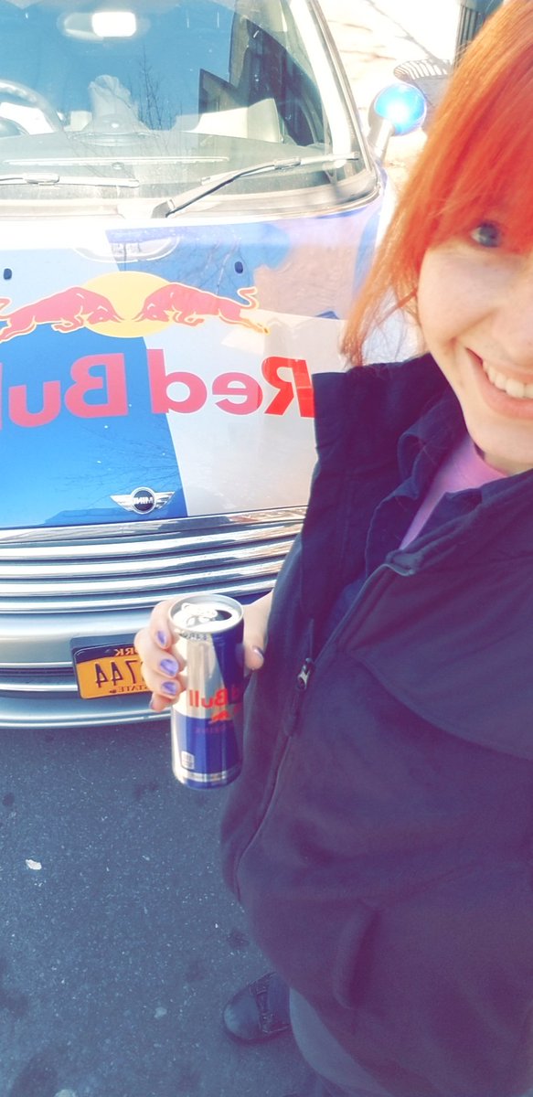 KelseyDeeXO's tweet photo. Thanks @redbull for the samples today. Great pick me up at work! #paramagic #paramedics #redbull https://t.co/ubiFTIA9Fn