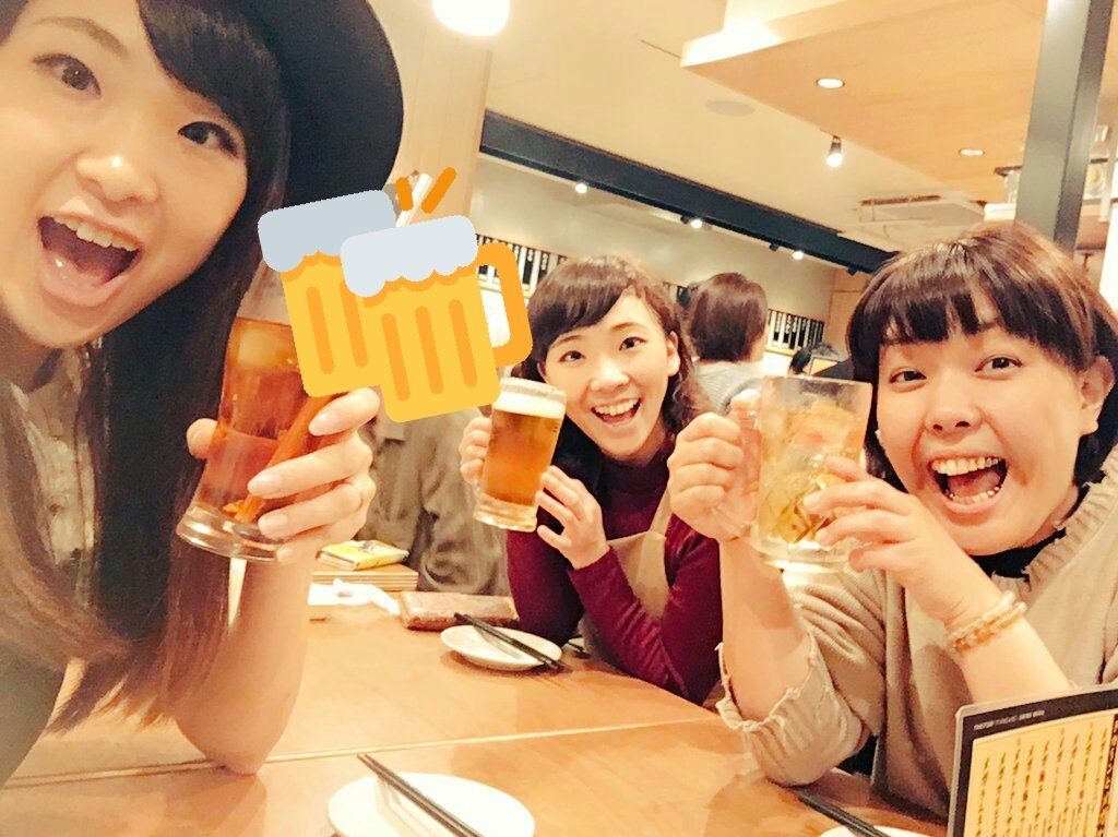 from_sanpiece's tweet photo. 長丁場のリハーサルを終え、一山越えてきました!😂✨
帰りの方面が一緒だったメンバーでお疲れ様の一杯🍻✨笑
ひゃ~😂充実感ったらありゃしない��😂
でもでも、まだ次のステップに向け、皆で精進致します!!!
#landworld #Levelours
Asuca🌱 https://t.co/r9PbqUvT2o