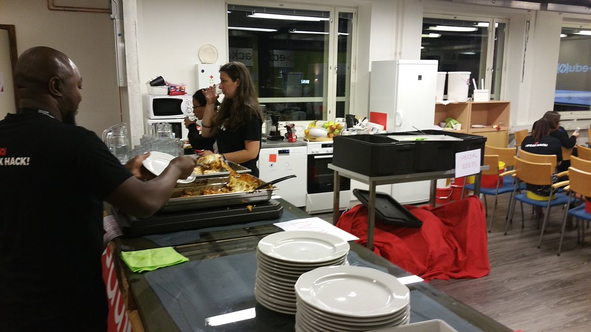 oneSandeman's tweet photo. What a pleasant surprise! Meal served and joyful event ongoing when popping by @TribeTampere @eduhackfi @educraftor #eduhackfi https://t.co/Ql9Hw7DU8D