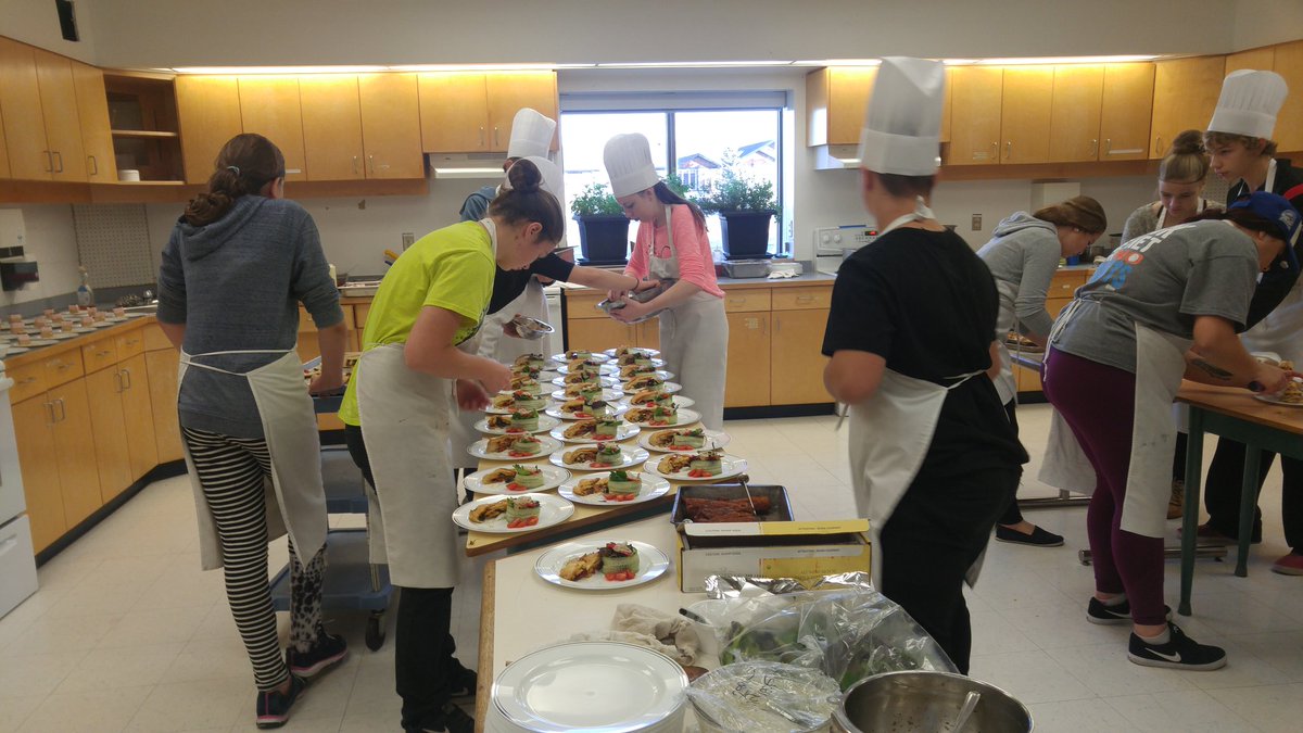 We are moments away from the Dinner Party Wars showdown.