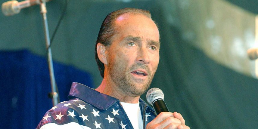  just wished the wrong Lee Greenwood a happy birthday on 