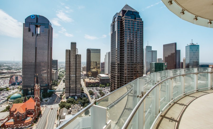 Reaching 42 stories into the sky, each level of Museum Tower offers a unique view and living experience. #MuseumTower #DallasArtsDistrict