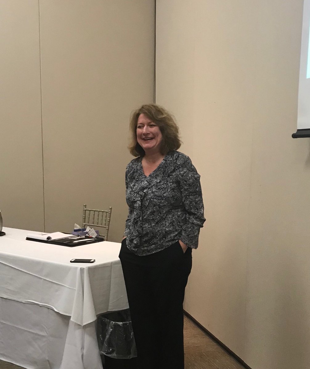 NAMIConnecticut's tweet photo. Julienne Giard, Dir. Evidence-Based Practices & Grants, CT DMHAS, w/ “Opioids & MH: Screening, Assessment, Treatment & Recovery” #NAMICT https://t.co/1SFdmzfzD0