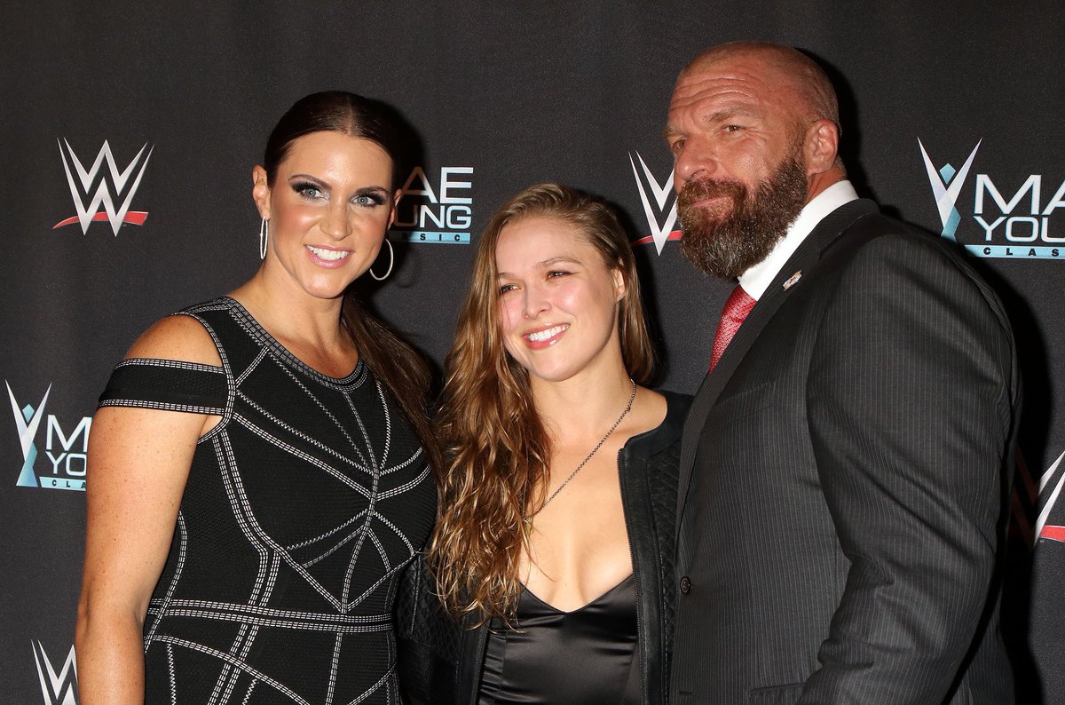 TheSportsman's tweet photo. 😱 Ronda Rousey has signed with the #WWE!

HUGE NEWS https://t.co/ktDvcGOEng
