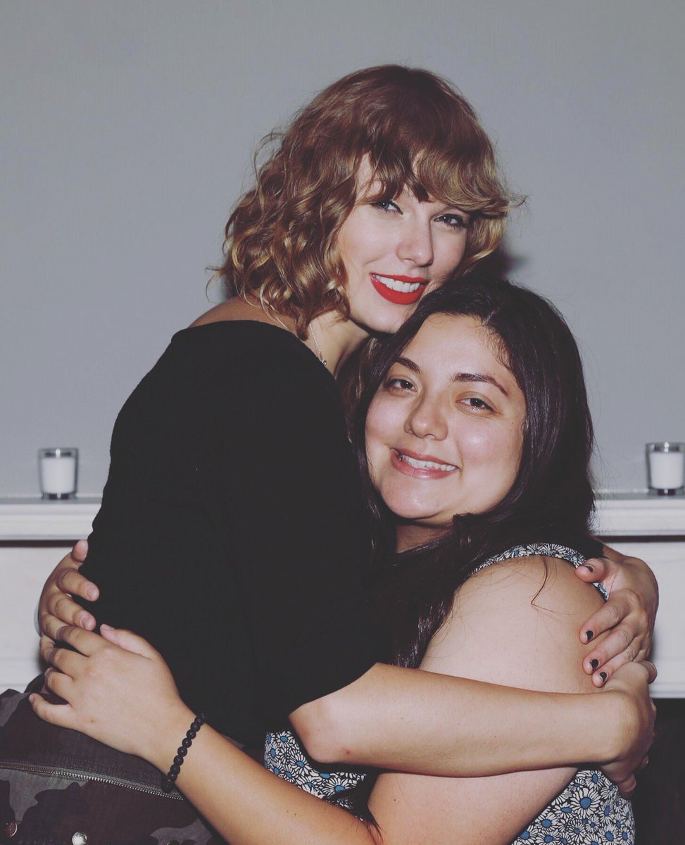 cccrystall's tweet photo. “Do you want to hug and just be happy together?!” -Taylor BEST NIGHT OF MY ENTIRE LIFE! #repuationsecretsessions #LosAngeles @taylorswift13 https://t.co/8xa1ZRZ8zA