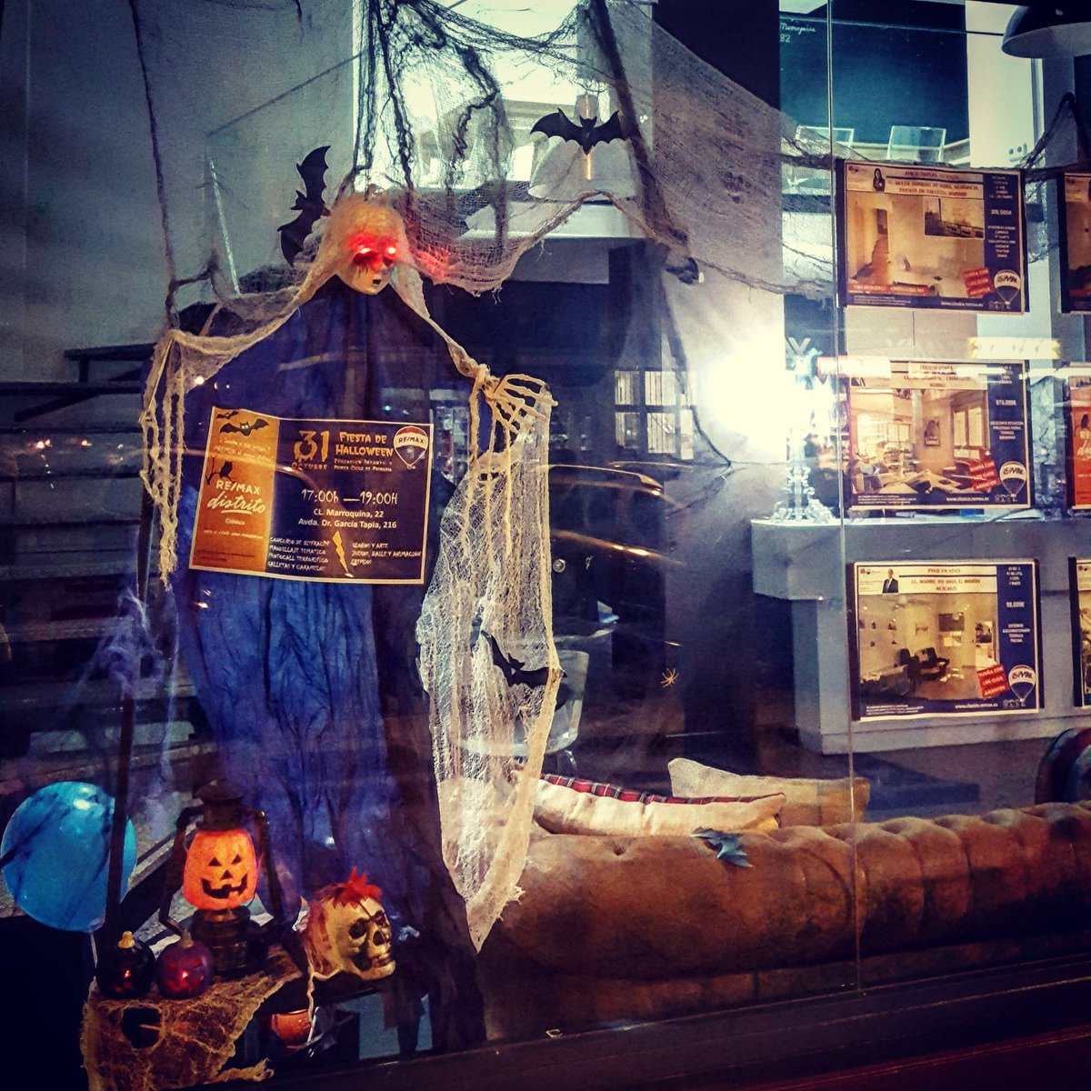 noow_distrito's tweet photo. Preparándonos para martes!!! 👻☠👿☠💀👻😱😱😱😱 #REMAXClasico #Madrid #Inmobiliaria #REMAXDistrito #Moratalaz #Halloween https://t.co/dTWlNL3Vpz