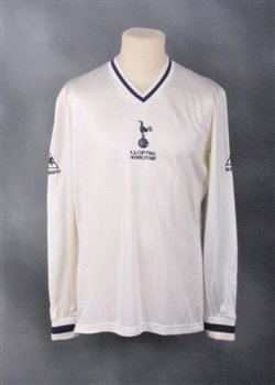 Happy 60th birthday Glenn Hoddle!

Here\s two of his shirts from the collection. 