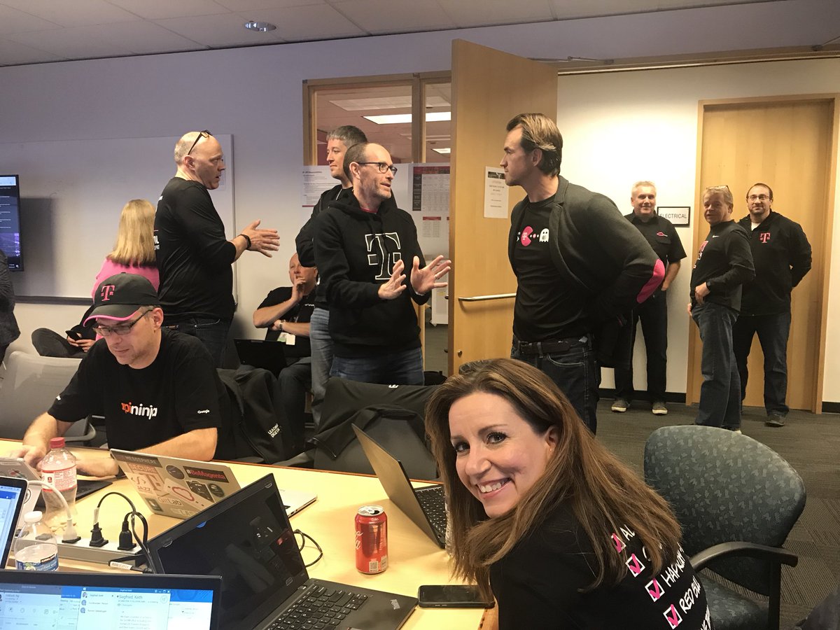Asif1qbal's tweet photo. Collaboration across teams to deliver fast &amp; simplified customer experience @TMobile for the #iPhoneX launch #Digitaldev #bestinthebusiness💥 https://t.co/UQp6g9D7k8