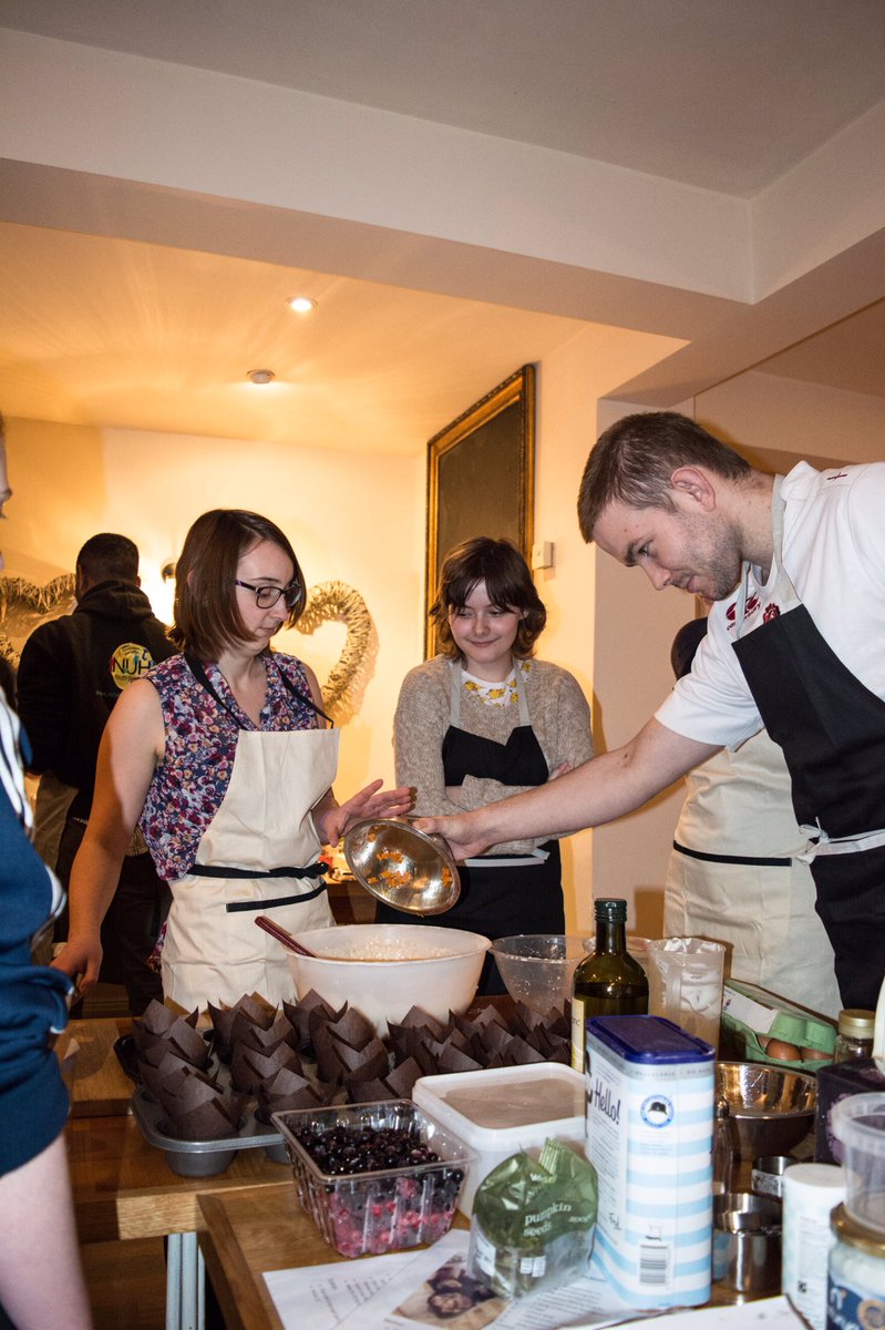 MOVEcharity's tweet photo. Are you a young person who has had experience with cancer. Come join us at our next cooking workshop on The 7th December #cookagainstcancer https://t.co/Ai30m1CO34
