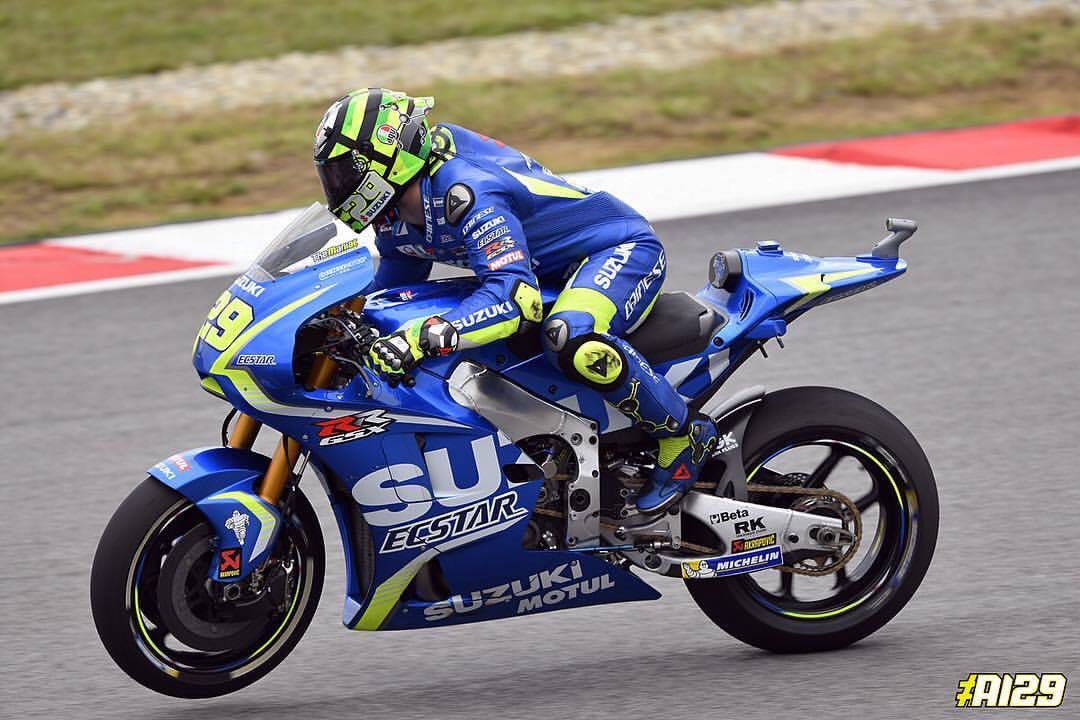 #Sepang day 1 !! ✊️✊️ #MalaysianGp @motogp @suzukimotogp #motogp #dainesecrew #agvrider #akrapovic #sangemini #wellard #pramac #maniac #ai29