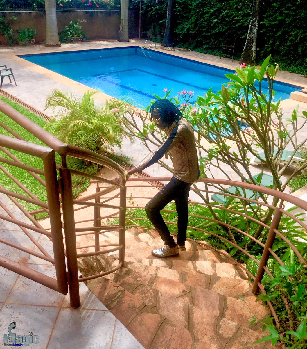 ZizaBafanaUg's tweet photo. Forget the past and “FOCUS” because this is a no regret era 🙌🏾  #Batutunze🙆🏾‍♂️

Ratatatatata🔥🔥🔥🔫 #poolchills #meditation 

#MTM 🇺🇬 https://t.co/wBUG9HwWqZ
