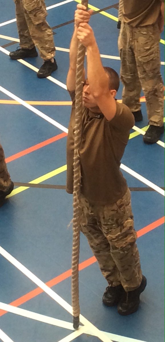HMS_Raleigh's tweet image. Nelson 20's conducting Rope climbs and Camp sprints during an Initial Military Fitness session. #Nelson20