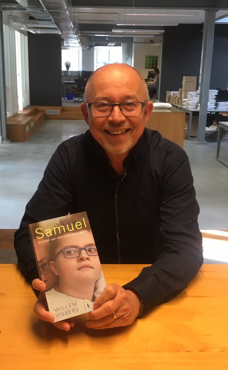 Hatsekidee! Vers van de pers: Samuel, het boek van <a href="/vkwillemvissers/">Willem Vissers</a> over zijn gehandicapte zoon. 3/11 in de winkels  lebowskipublishers.nl/boek/Samuel-T1…