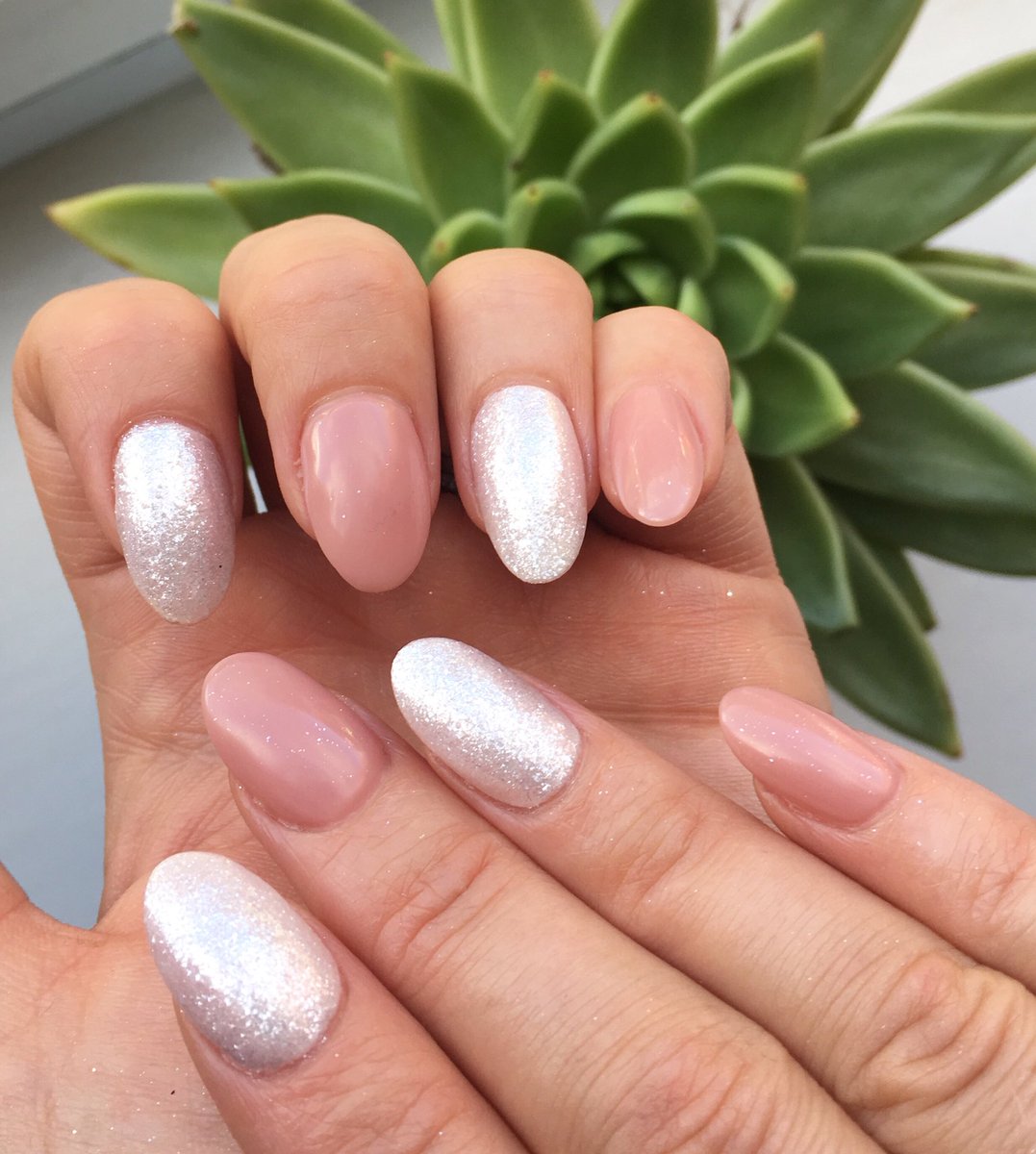 BeauBeauty28's tweet photo. Pearl crush 😍@lovelecente #instanails#@salonsystem #acrylicnails @ScratchMagazine @Nailitmag https://t.co/5u3itTW9qb