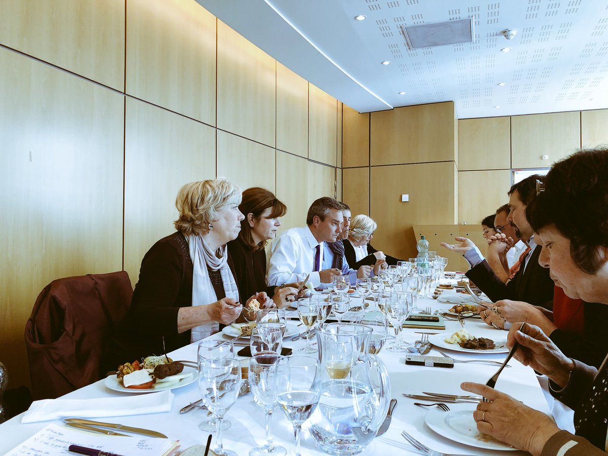 DMARGUERITTE's tweet photo. Échange avec le #COPAREF #Normandie pour un dialogue constructif entre @RegionNormandie partenaires sociaux &amp; organisations professionnelles https://t.co/FYw1RxjT2L