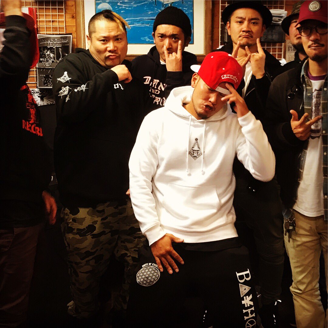 YosMag_'s tweet photo. 明日は@藤沢GIGSにて
#湘南台パンク化計画
3月のリリパの時に
バックBANDやってくれた #SHAKANBASS くん率いる #SOUNDTERRORIDDIM にて参戦致しやす
20:30頃
こないだより数段にレベルUpしてます😎
#湘南台非公認フェスティバル https://t.co/kilGgSRVAy