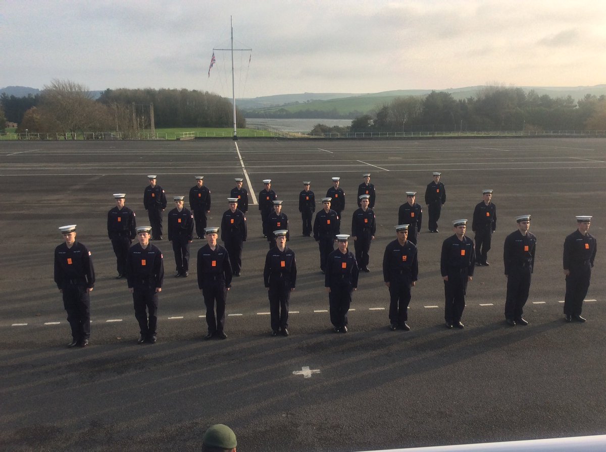 HMS_Raleigh's tweet image. Nelson 20(Port) conducting their week 2 Parade exam. #Nelson20