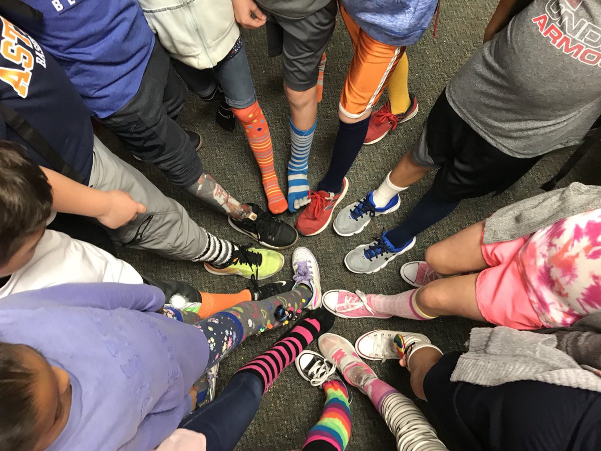 heatherbales12's tweet photo. We are sockin’ it to drugs in Mrs. Bales’ class #eseSOAR @HumbleISD_ESE https://t.co/sObaylR6P9