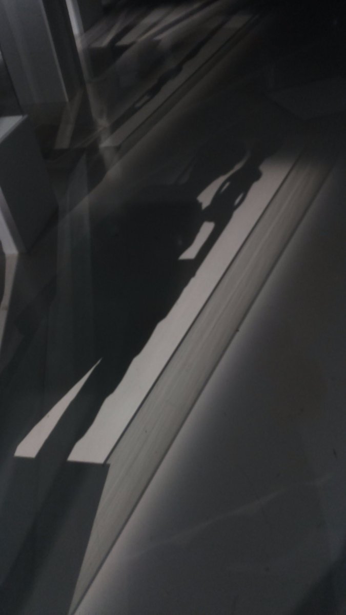 DvFrisco's tweet photo. Superbe exposition, juste les ombres... https://t.co/25MiN9rWFl https://t.co/RJGxUhXPZJ