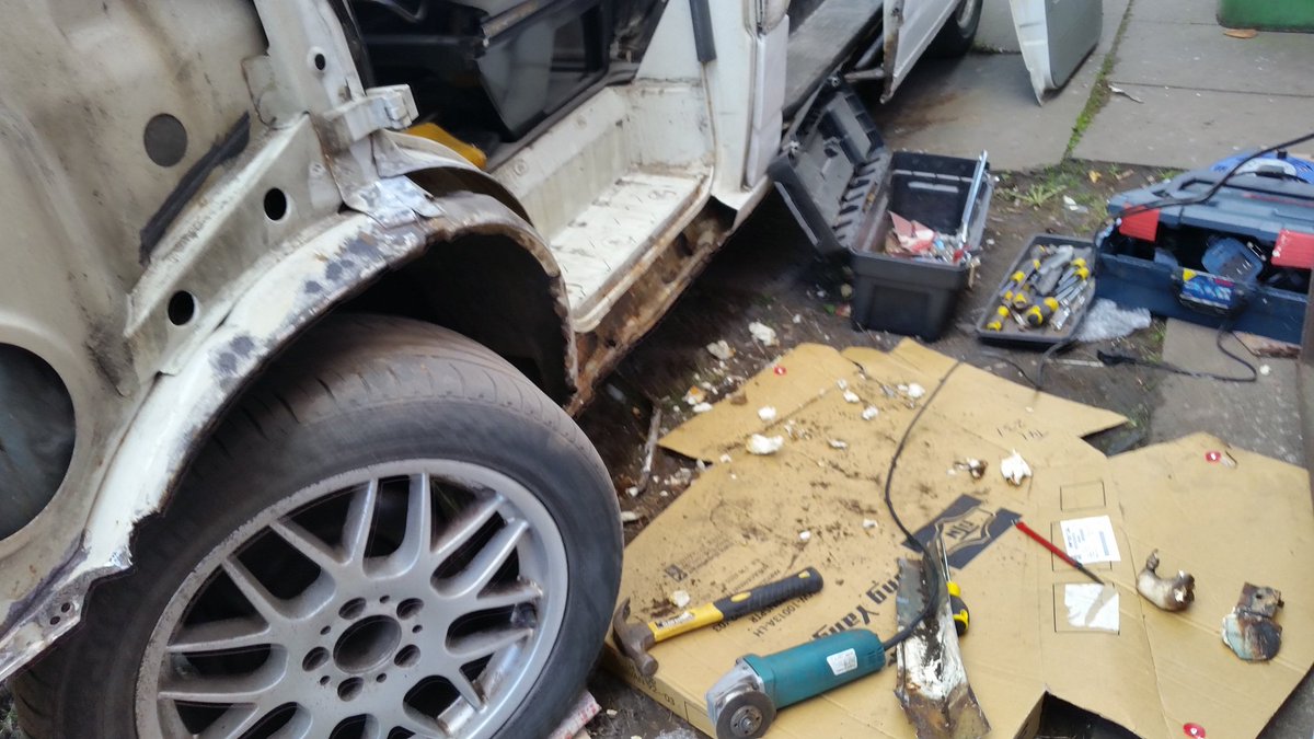 carlyp70's tweet image. Tis friday an only means one thing #vanwork