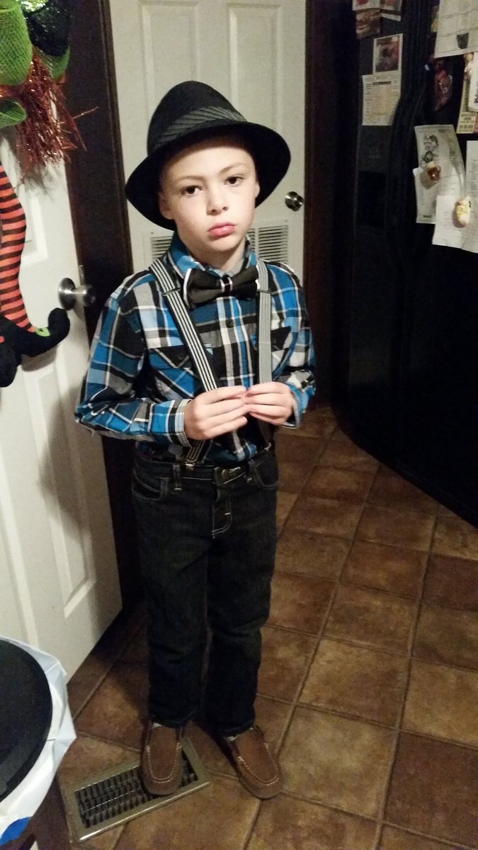 sgsmith2015's tweet photo. #dressoutdrugs #roaring20's #SJE https://t.co/lG9EJgsjaZ