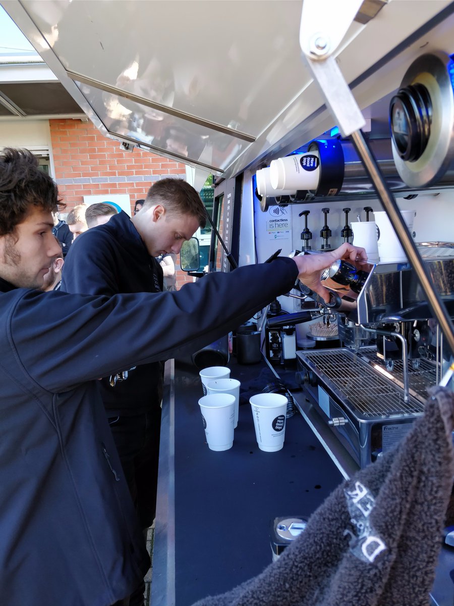 mobilefun's tweet photo. Thanks to @samsungbusiness for sending the team at Mobile Fun coffee and cakes on this fine afternoon! #MoreGoodDaysAtWork #FridayFeeling https://t.co/NkGw5xTKip